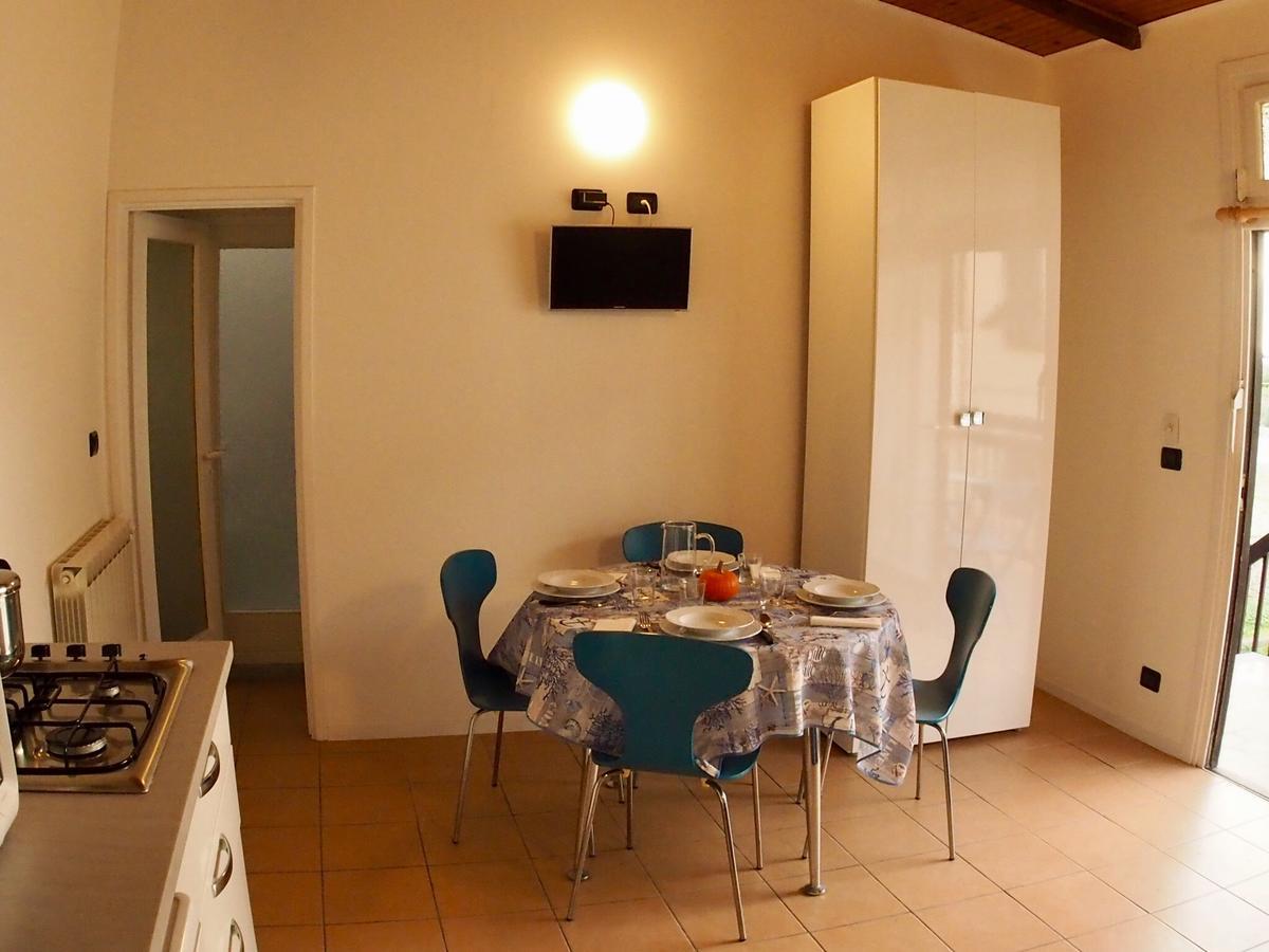 Casa Vacanze Bungalow I Girasoli Ventimiglia Esterno foto