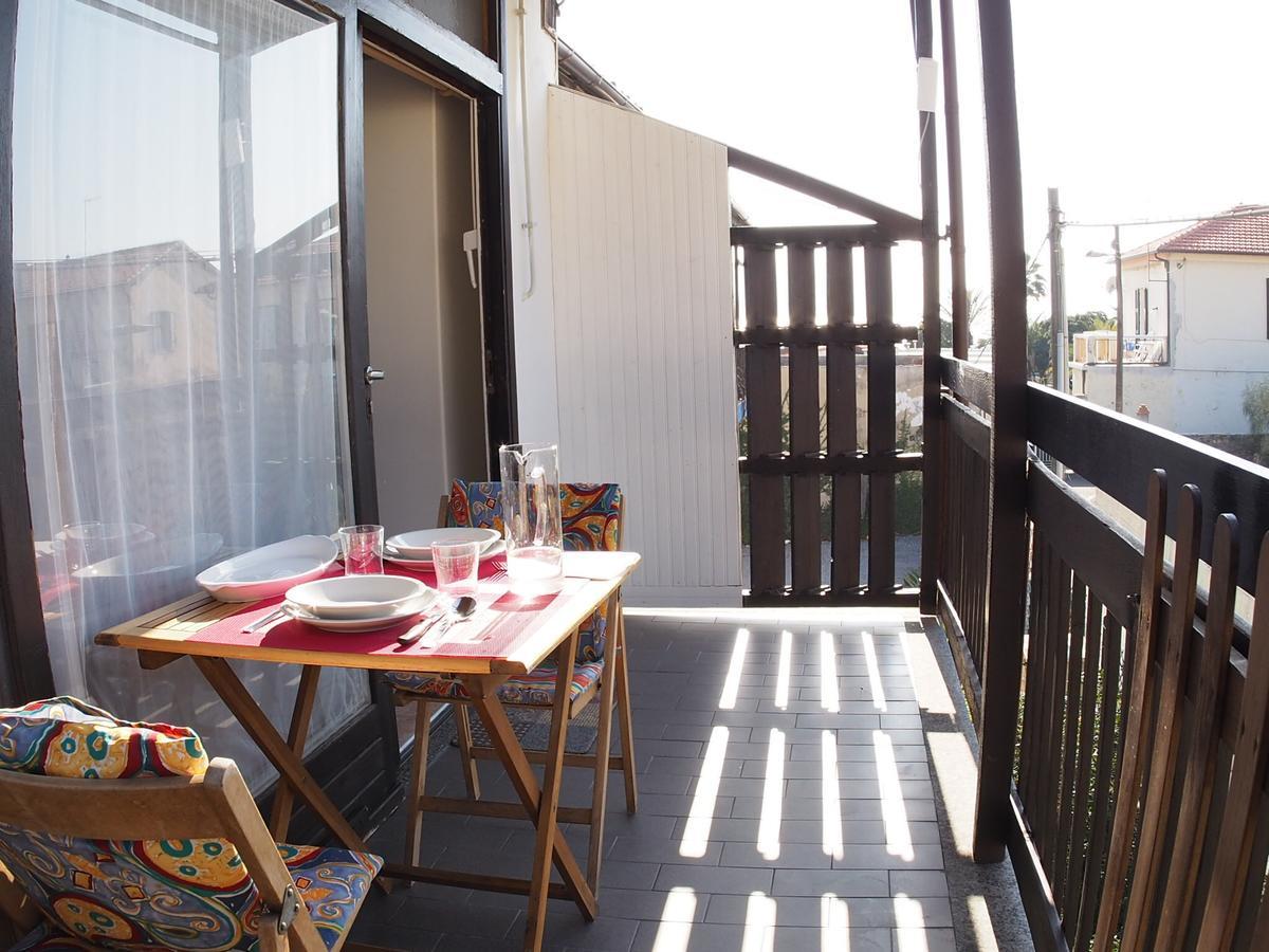 Casa Vacanze Bungalow I Girasoli Ventimiglia Esterno foto