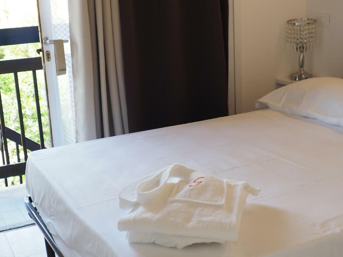 Casa Vacanze Bungalow I Girasoli Ventimiglia Esterno foto